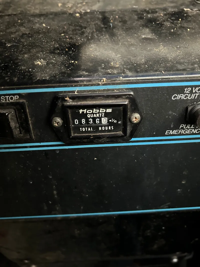 Slide: The Image of Sea Ray Sundancer 310 1990 - 18