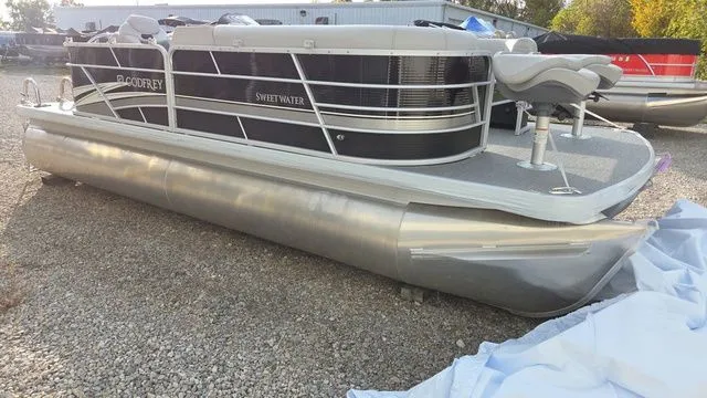 Slide: The Image of Godfrey Sweetwater 2086 BF Sport Tube 27 In. 2023 - 3