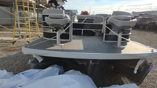 Slide: The Image of Godfrey Sweetwater 2086 BF Sport Tube 27 In. 2023 - 7