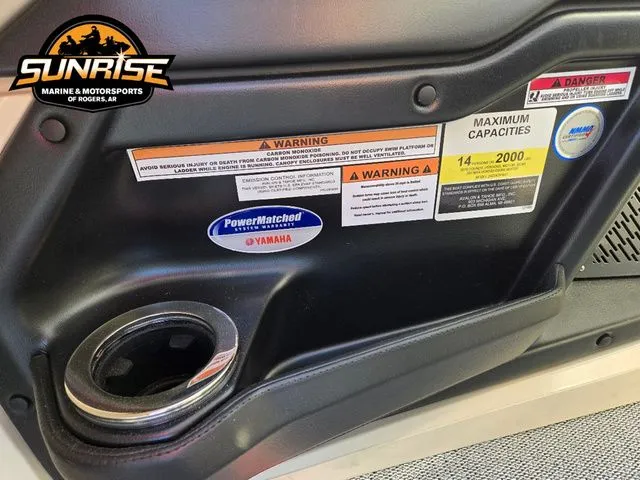 Slide: The Image of Avalon 25' CATALINA ENTERTAINER FUNSHIP 2026 - 12