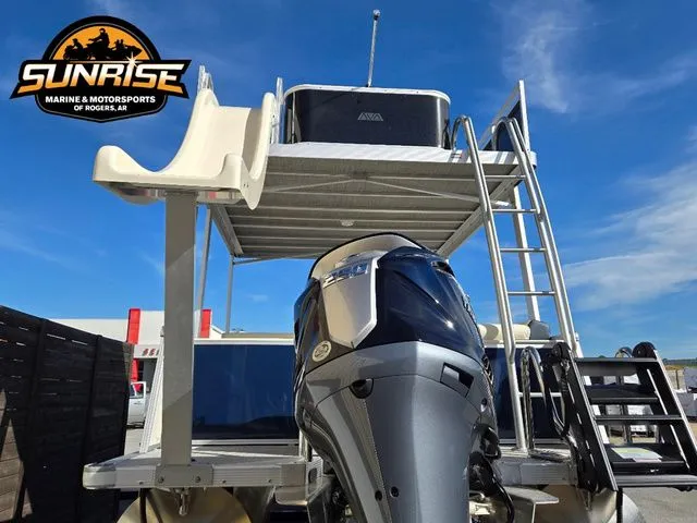 Slide: The Image of Avalon 25' CATALINA ENTERTAINER FUNSHIP 2026 - 30