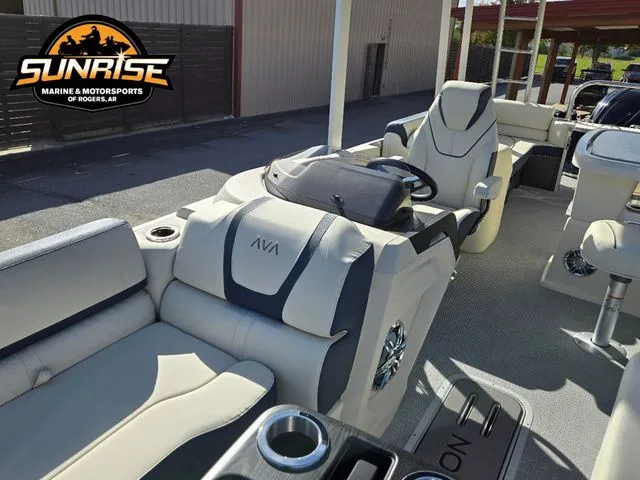 Slide: The Image of Avalon 25' CATALINA ENTERTAINER FUNSHIP 2026 - 6