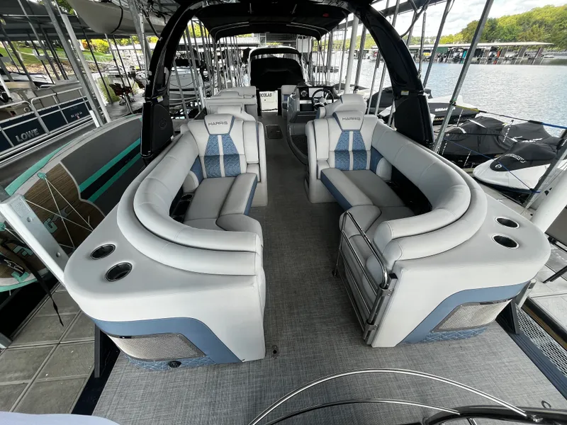 Slide: The Image of Harris 250 GM 2023 - 14