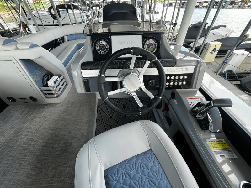 Slide: The Image of Harris 250 GM 2023 - 18