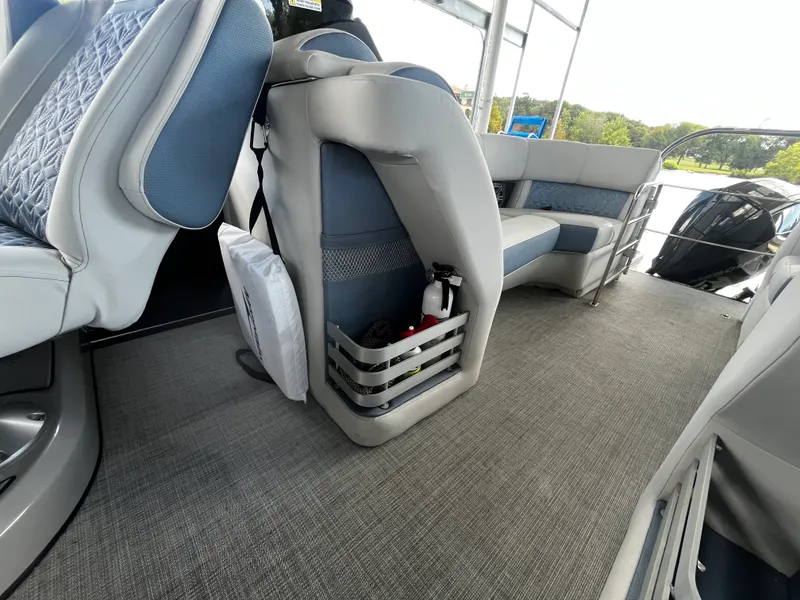 Slide: The Image of Harris 250 GM 2023 - 24