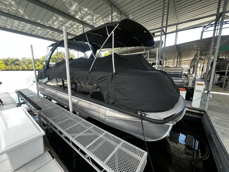 Slide: The Image of Harris 250 GM 2023 - 3