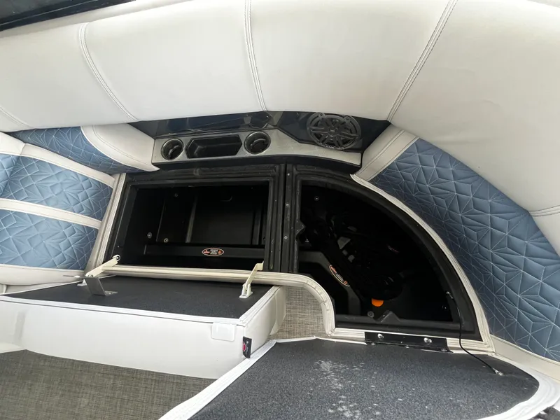 Slide: The Image of Harris 250 GM 2023 - 31