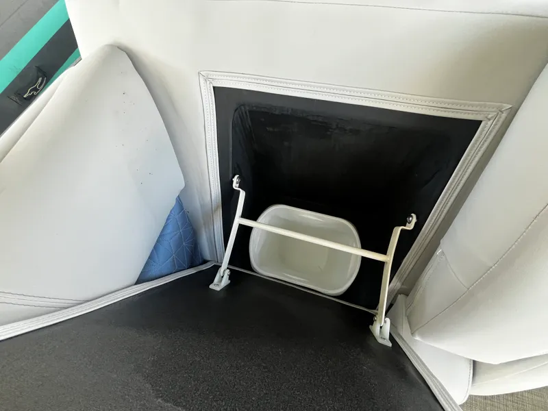 Slide: The Image of Harris 250 GM 2023 - 33