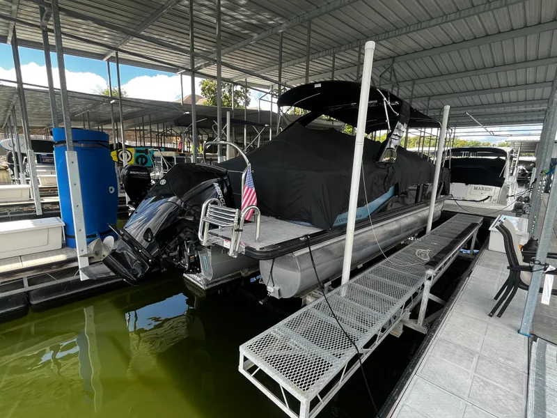 Slide: The Image of Harris 250 GM 2023 - 4