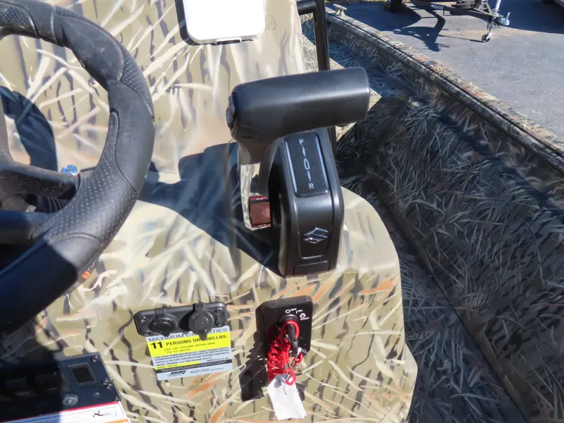 Slide: The Image of SeaArk Shadow 20T (CC) 2026 - 16