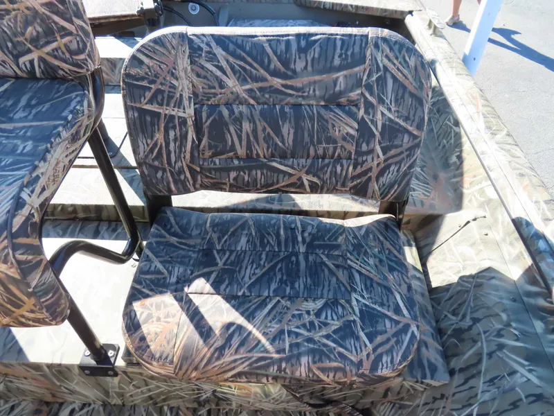 Slide: The Image of SeaArk Shadow 20T (CC) 2026 - 18