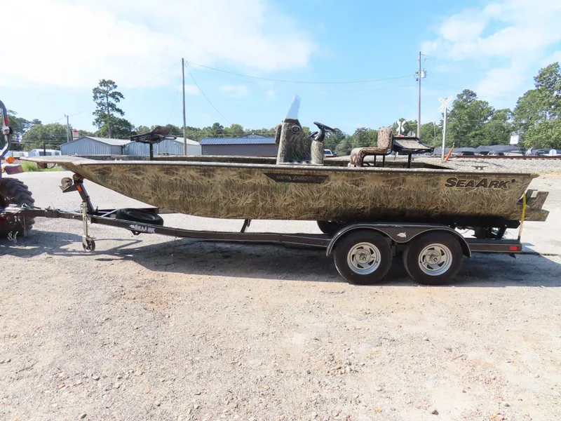 Slide: The Image of SeaArk Shadow 20T (CC) 2026 - 6