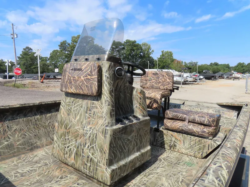 Slide: The Image of SeaArk Shadow 20T (CC) 2026 - 8