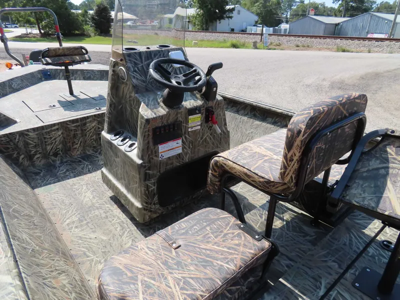 Slide: The Image of SeaArk Shadow 20T (CC) 2026 - 9