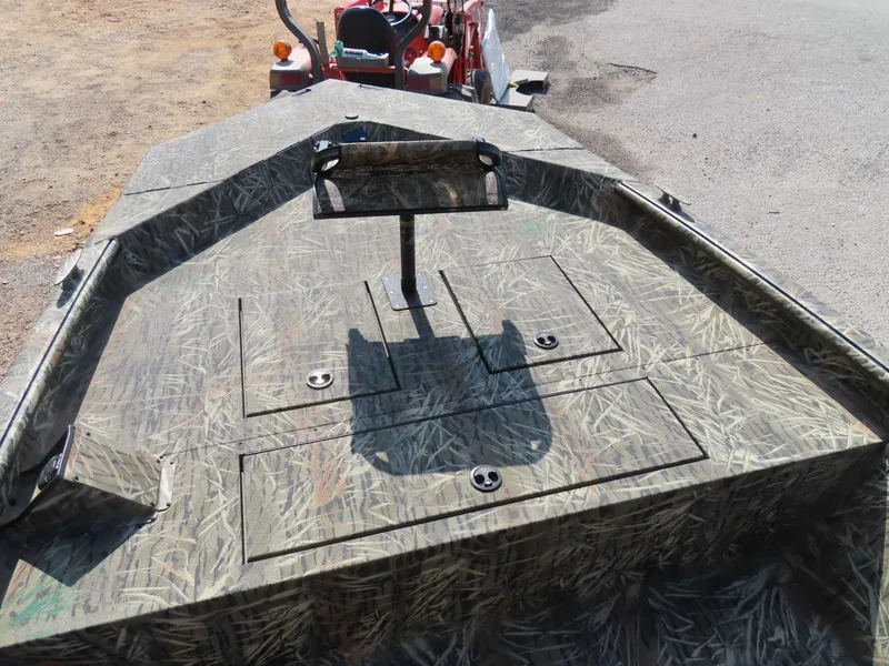 Slide: The Image of SeaArk Shadow 20T CC Suzuki 150 w/trailer 2026 - 10