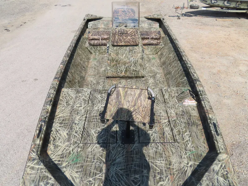 Slide: The Image of SeaArk Shadow 20T CC Suzuki 150 w/trailer 2026 - 11