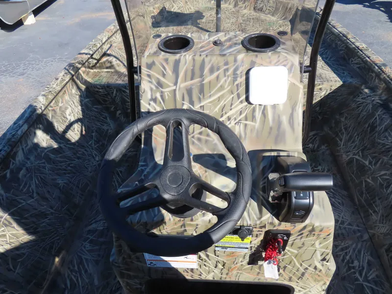 Slide: The Image of SeaArk Shadow 20T CC Suzuki 150 w/trailer 2026 - 14