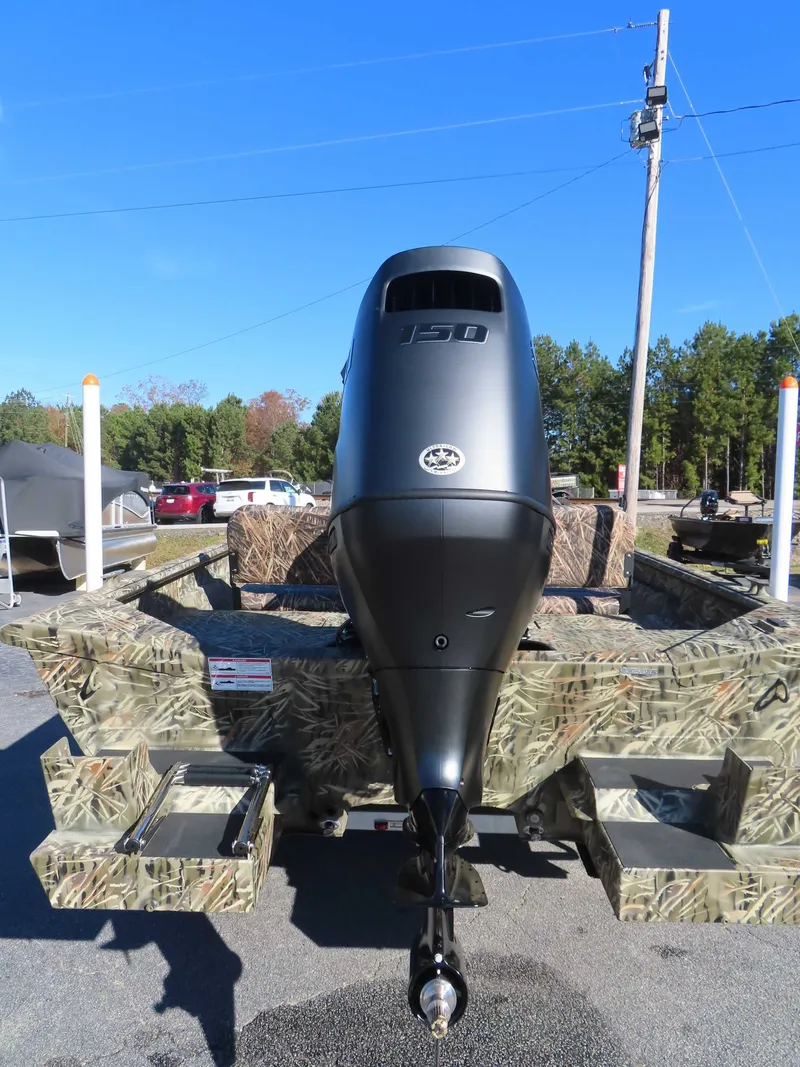 Slide: The Image of SeaArk Shadow 20T CC Suzuki 150 w/trailer 2026 - 22