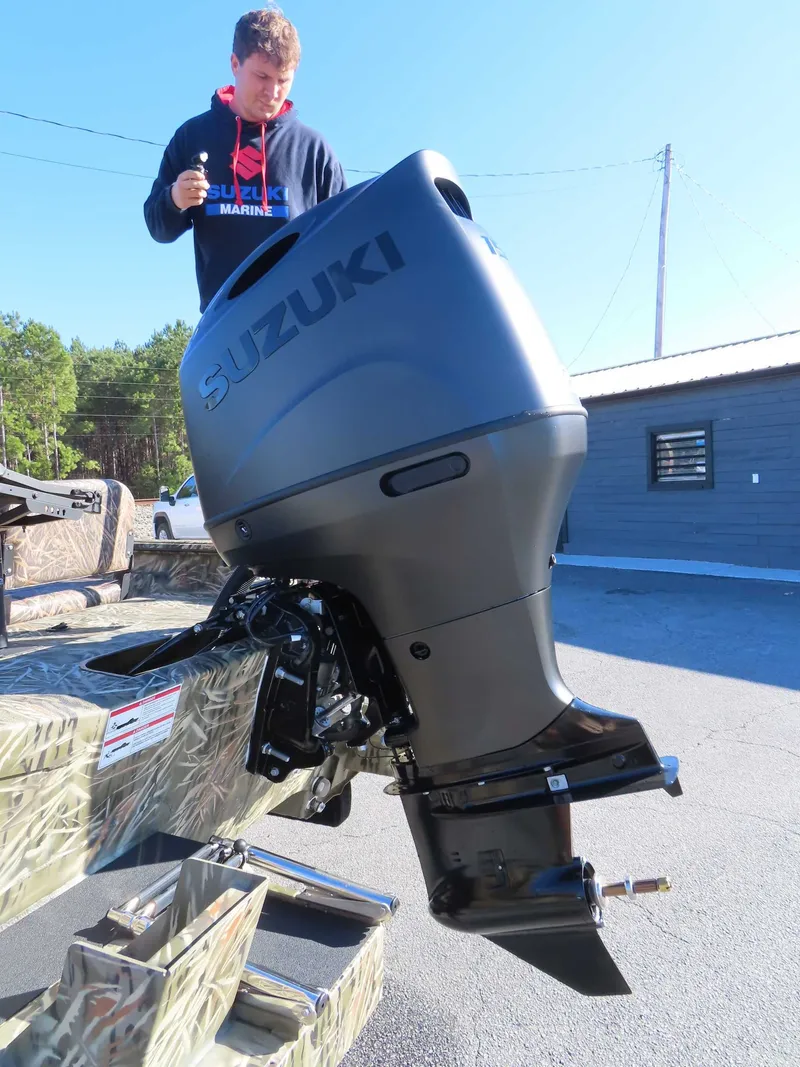 Slide: The Image of SeaArk Shadow 20T CC Suzuki 150 w/trailer 2026 - 29