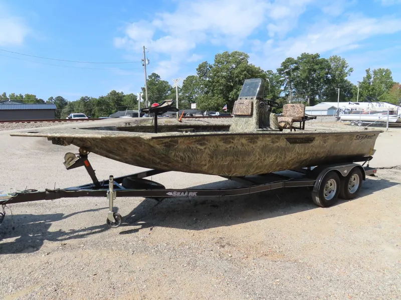 Slide: The Image of SeaArk Shadow 20T CC Suzuki 150 w/trailer 2026 - 7