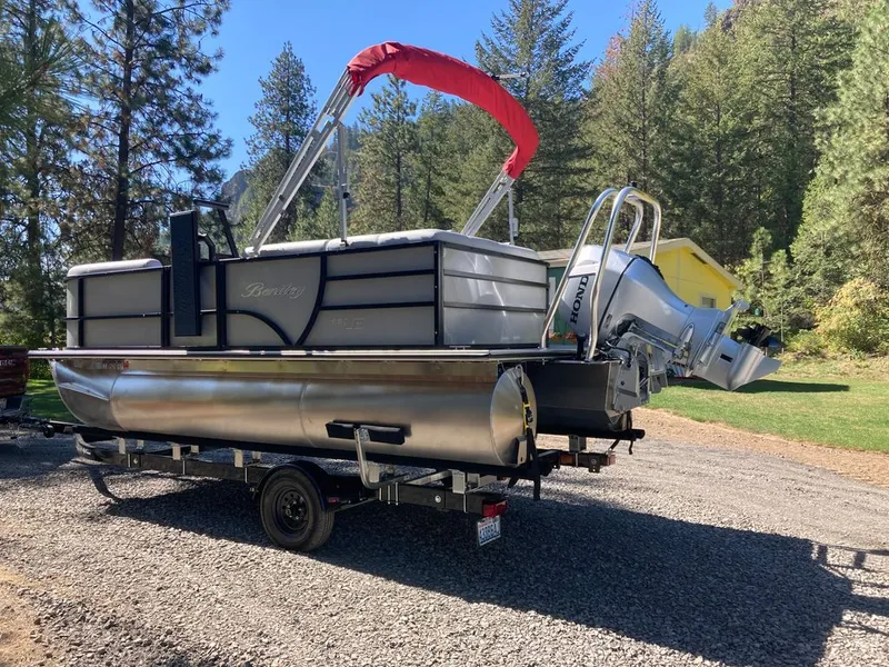 The Image of Bentley Pontoons LE 180 CR 2022 - 0