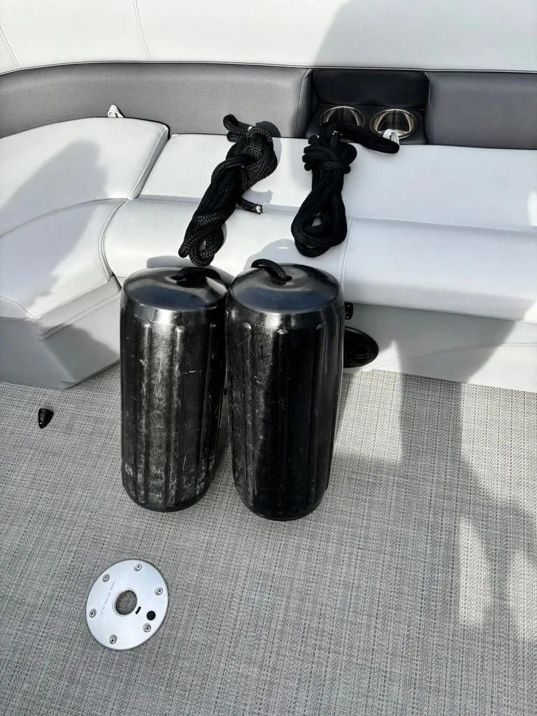 Slide: The Image of Bentley Pontoons LE 180 CR 2022 - 13