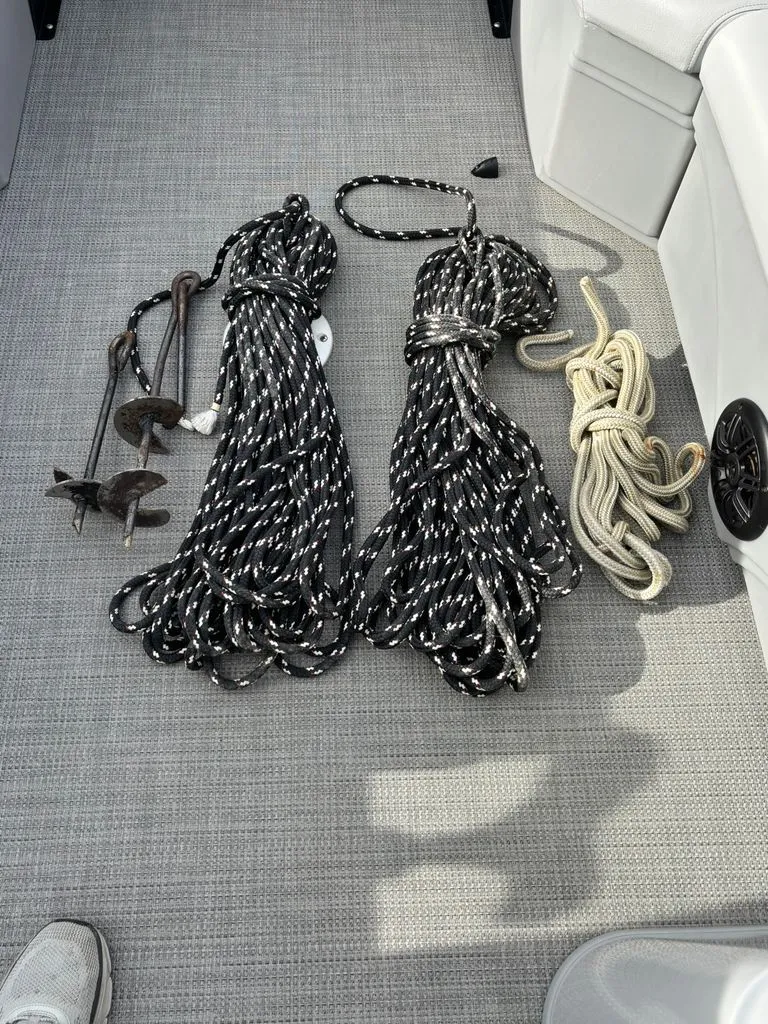 Slide: The Image of Bentley Pontoons LE 180 CR 2022 - 14