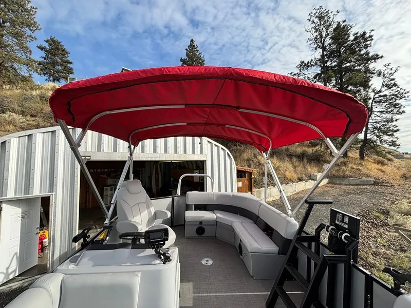 Slide: The Image of Bentley Pontoons LE 180 CR 2022 - 16