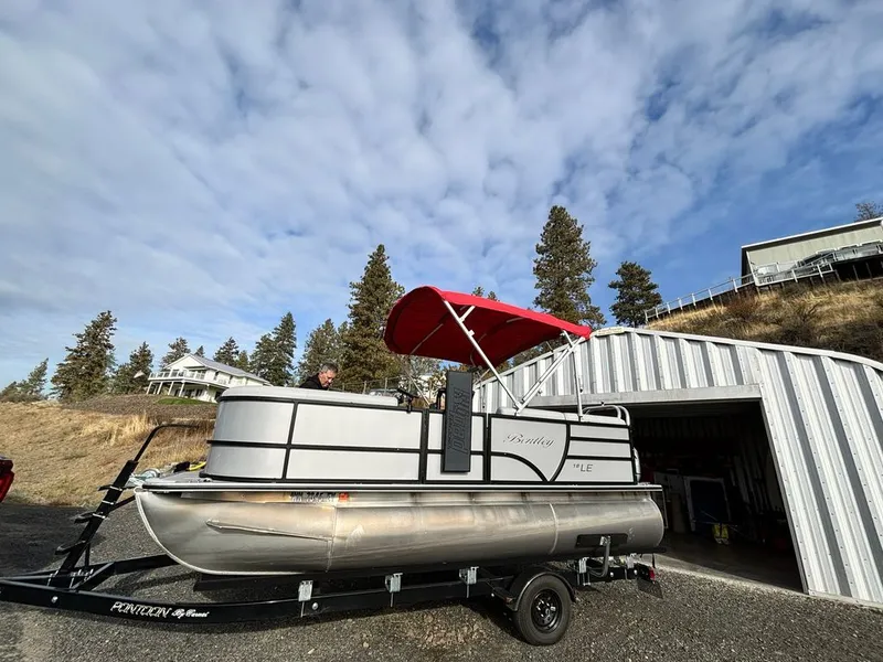 Slide: The Image of Bentley Pontoons LE 180 CR 2022 - 18