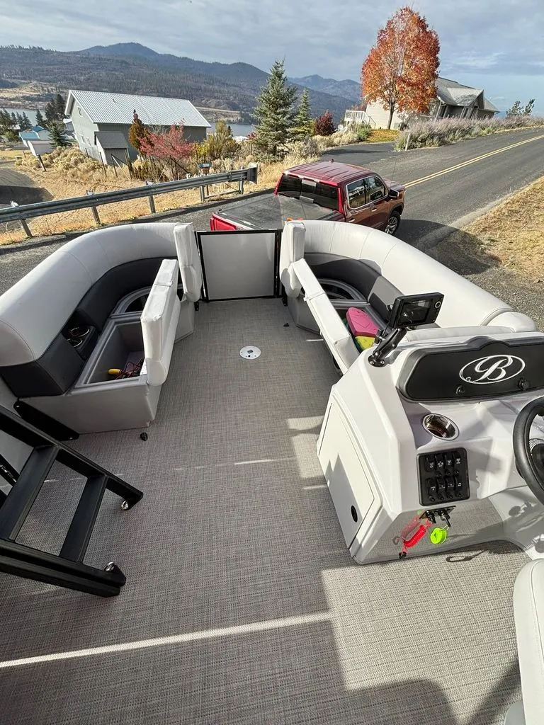 Slide: The Image of Bentley Pontoons LE 180 CR 2022 - 19