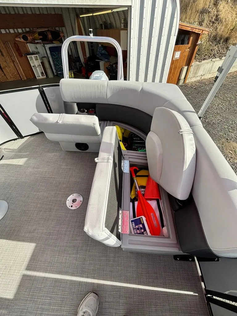 Slide: The Image of Bentley Pontoons LE 180 CR 2022 - 20