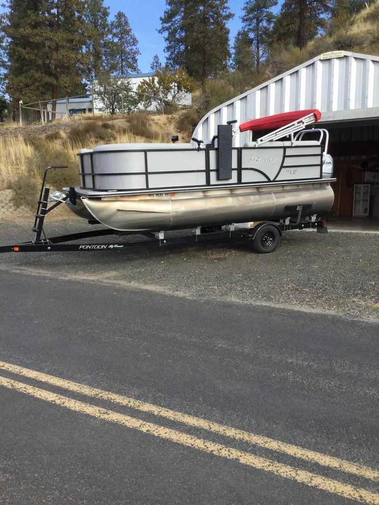 Slide: The Image of Bentley Pontoons LE 180 CR 2022 - 3