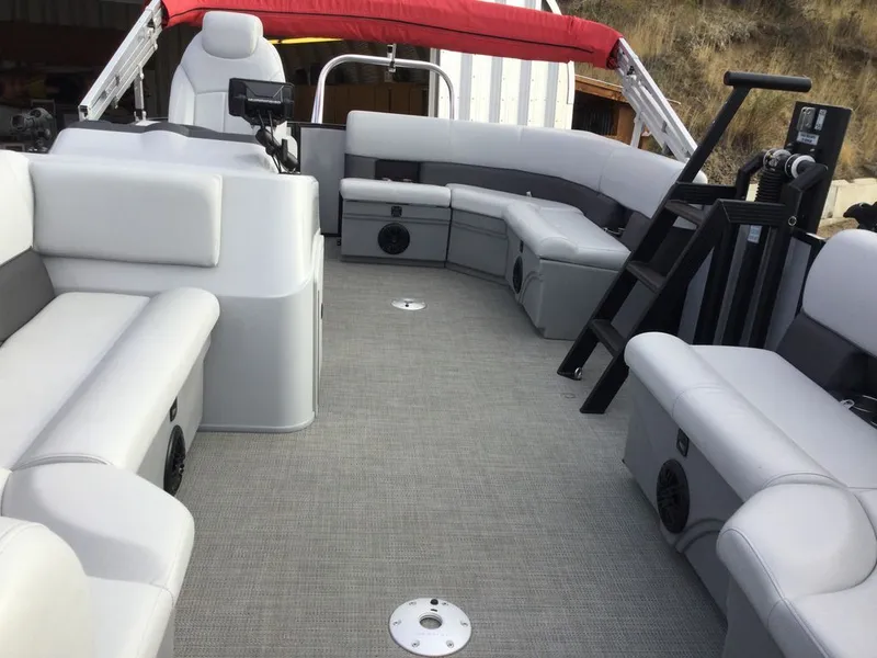 Slide: The Image of Bentley Pontoons LE 180 CR 2022 - 6