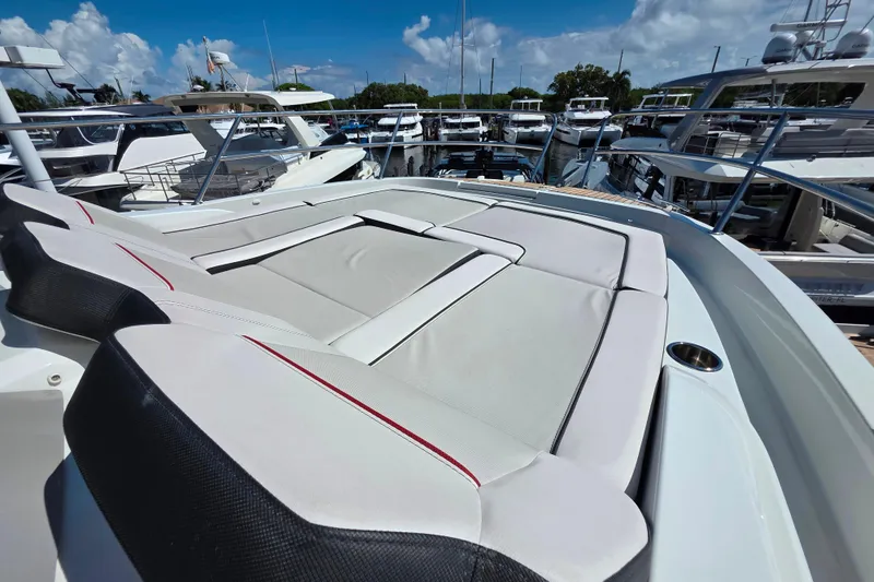 Slide: The Image of 2021 Jeanneau Leader 10.5 WA boat with spacious sunbathing deck and sleek design. - 32