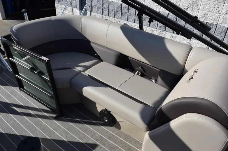 Slide: The Image of 2026 Bentley Pontoons Legacy 223 Navigator on trailer at GSPS Marine dealership. - 12