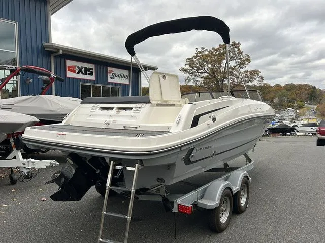 Slide: The Image of Bayliner VR6 Bowrider 2022 - 3