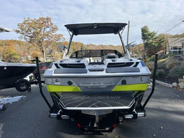 Slide: The Image of Malibu Wakesetter 22 LSV 2024 - 10
