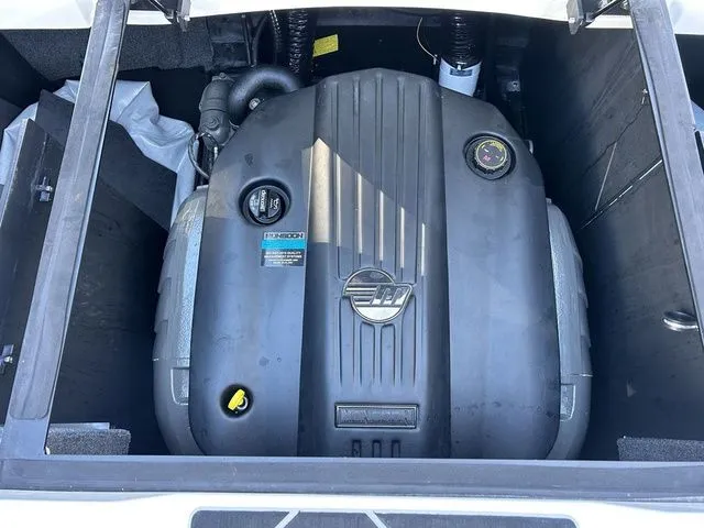 Slide: The Image of Malibu Wakesetter 22 LSV 2024 - 7