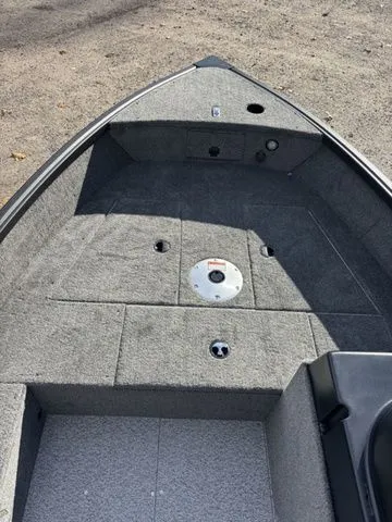 Slide: The Image of Alumacraft Classic 165 Side Console 2026 - 8