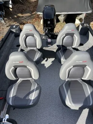 Slide: The Image of Alumacraft Classic 165 Side Console 2026 - 9