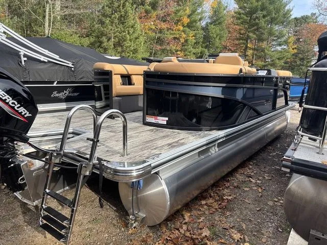 Slide: The Image of Crest Conquest 210 SLC 2026 - 4