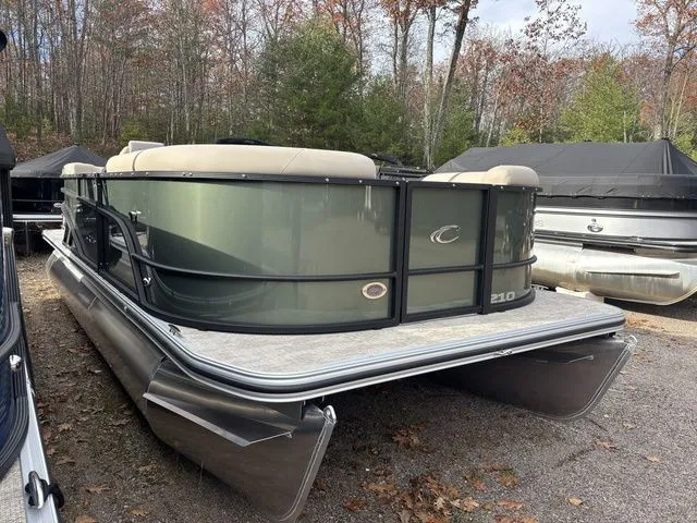 Slide: The Image of Crest Conquest 210 SLC 2026 - 4