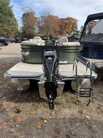 Slide: The Image of Crest Conquest 210 SLC 2026 - 6