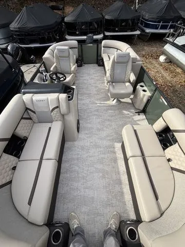 Slide: The Image of Crest Conquest 210 SLC 2026 - 8