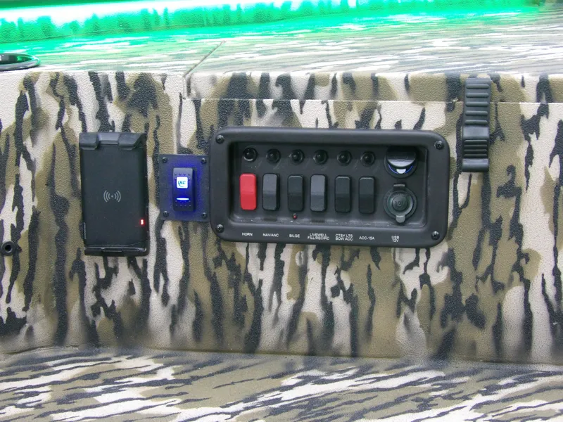 Slide: The Image of Avid 18 Commander 2026 - 24