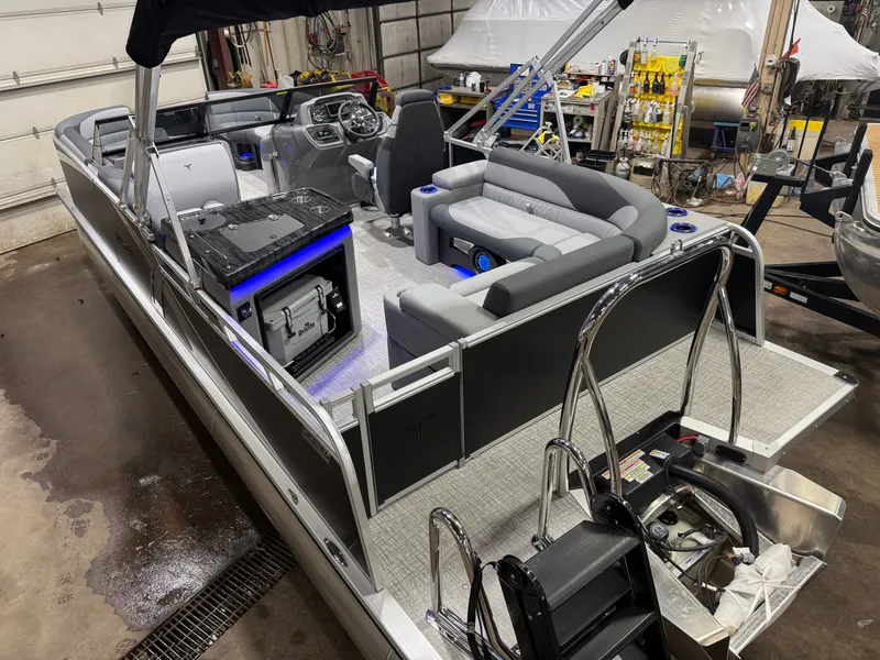 Slide: The Image of Tahoe LTZ 2385 Elite Windshield Tritoon & Honda 4-Stroke EFI 2026 - 46