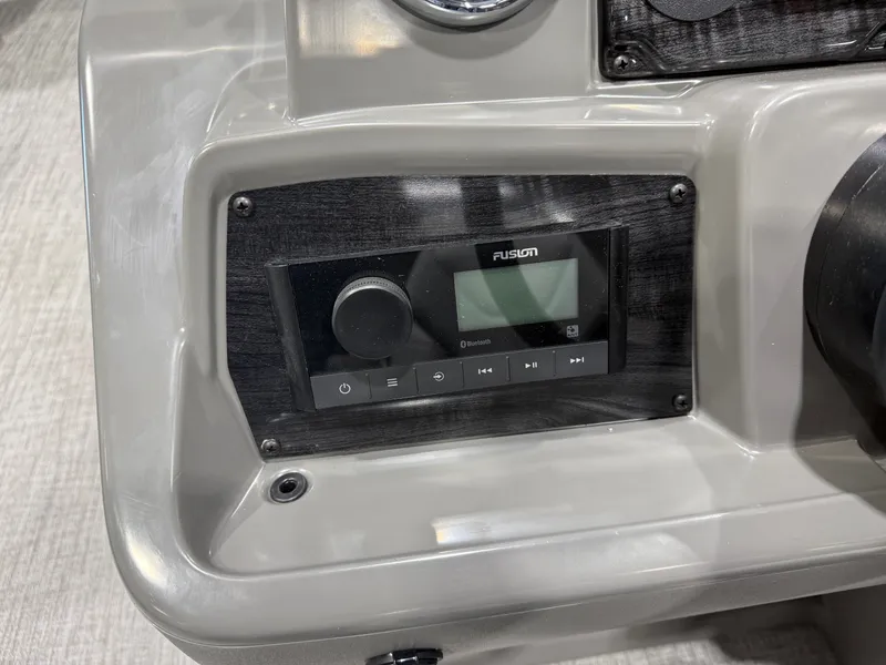 Slide: The Image of Tahoe Sport 2185 Quad Fish & Honda 4-Stroke EFI 2026 - 15