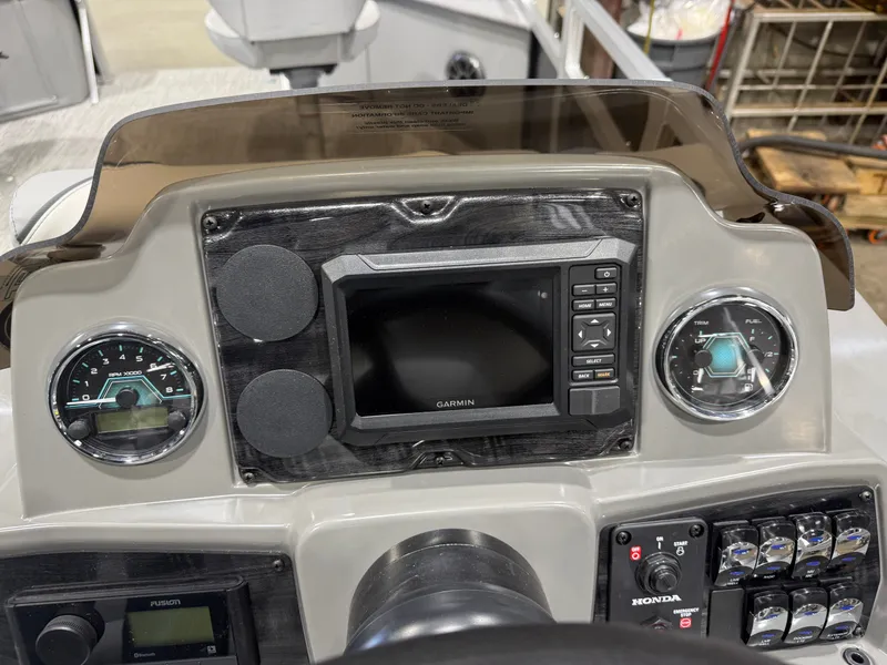 Slide: The Image of Tahoe Sport 2185 Quad Fish & Honda 4-Stroke EFI 2026 - 16