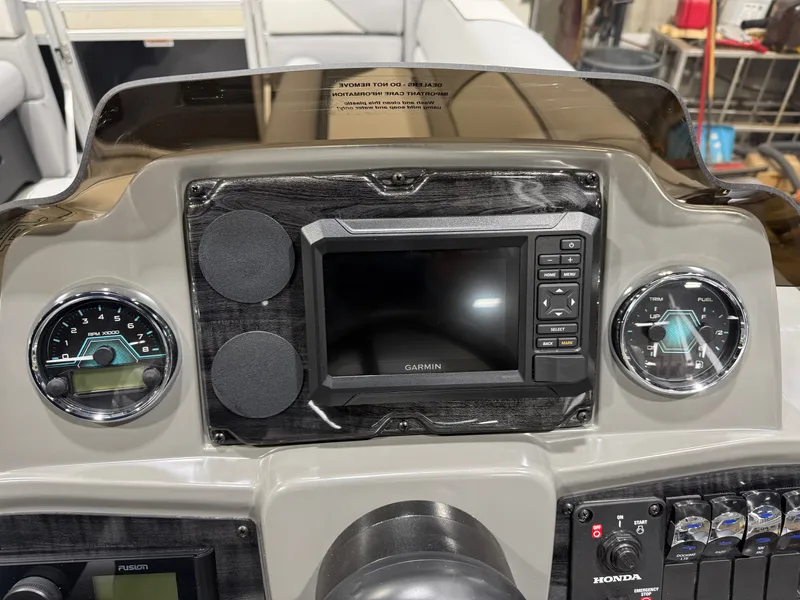 Slide: The Image of Tahoe Sport 1980 Cruise & Honda 4-Stroke EFI 2026 - 12