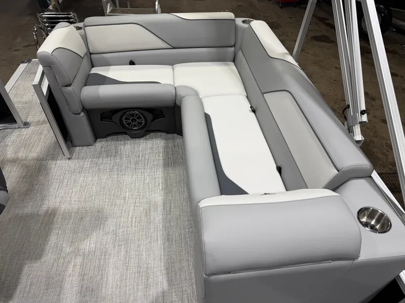 Slide: The Image of Tahoe Sport 1980 Cruise & Honda 4-Stroke EFI 2026 - 16